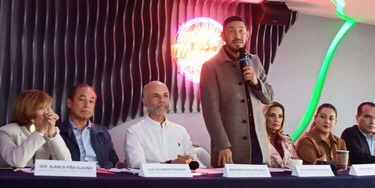 Ratificando unión en Morena