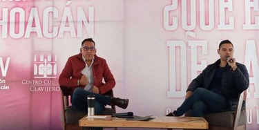 Osvaldo Ruíz Ramírez en conversatorio