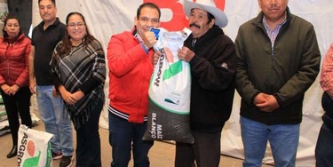 Entrega Buen Gobierno de Tarímbaro dotaciones de Semilla Elotera