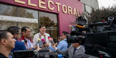 Sergio Gutiérrez y Gerardo Fernández. Presentan queja en INE contra Xochibots