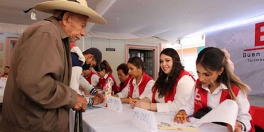 Se benefician 1,800 tarimbarenses con apoyos sociales: Bladimir González