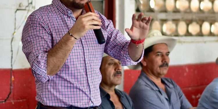 Compromente Reyes Galindo apoyo a comunidades rurales del Distrito 22