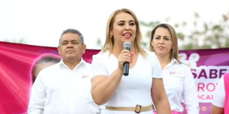 Isabel López Arroyo cierra campaña en casa, Reforma.