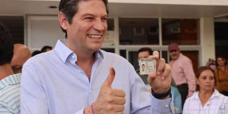 Encuesta de salida da ventaja de 13 puntos a Alfonso Martínez