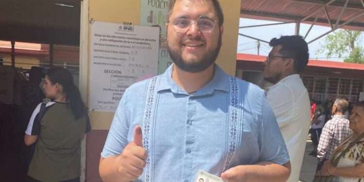 Rafa García emite su voto y llama a participar en la jornada electoral