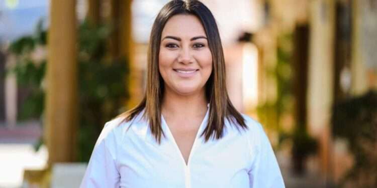 Adultos mayores tendrán un mejor presente en Zacapu: Moni Valdez