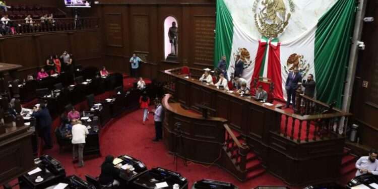 Privilegiar el diálogo para solucionar conflicto de la Guardia Civil, el llamado de la 75 Legislatura