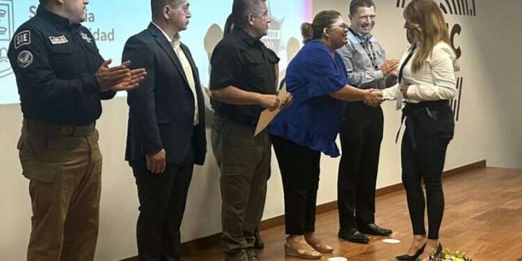 Capacitación, crucial para brindar mejor atención a la ciudadanía desde el 911: Julieta García