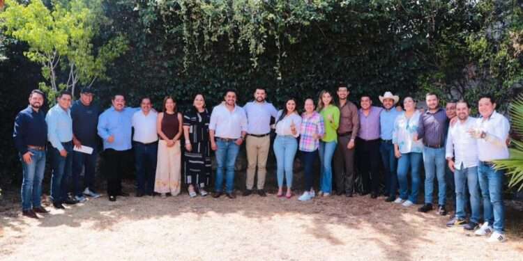 Trazan ruta hacia el futuro la Dirigencia estatal del PRD-Michoacán con sus alcaldes y alcaldesas electas