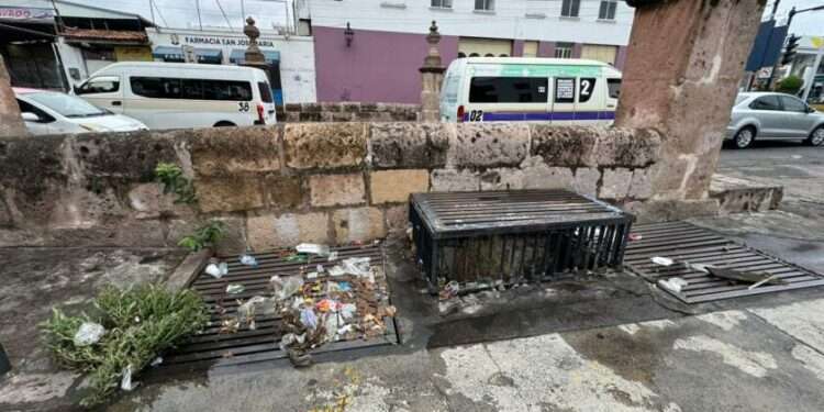 Retira Ayuntamiento toneladas de basura de calles y drenes