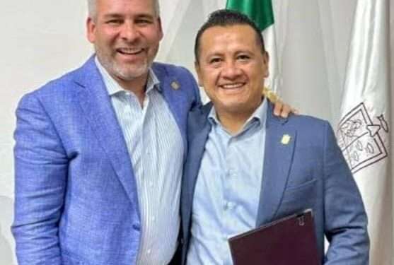 Ramírez Bedolla, designa nuevamente a Torres Piña, como secretario de gobierno