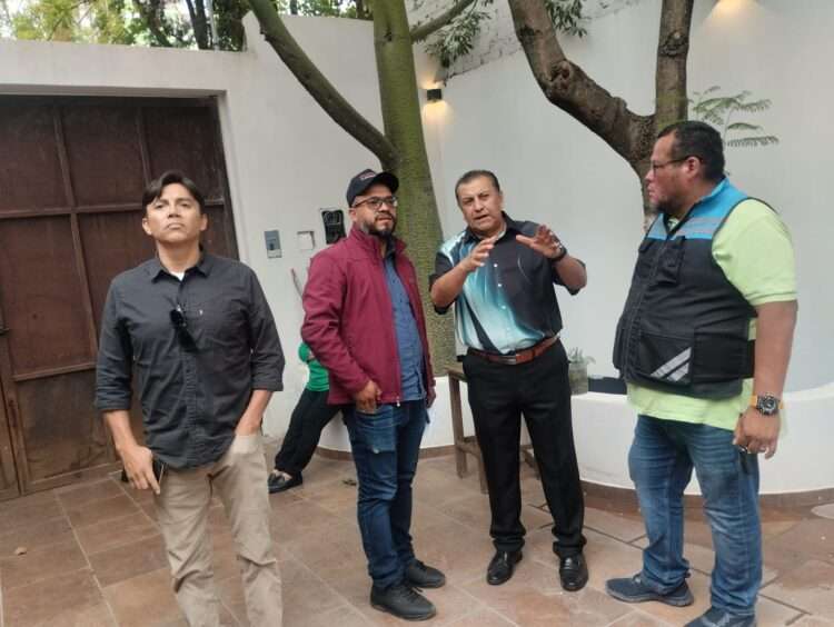 Carlos Torres Piña convive con el equipo que lo acompañó y apoyó en su campaña