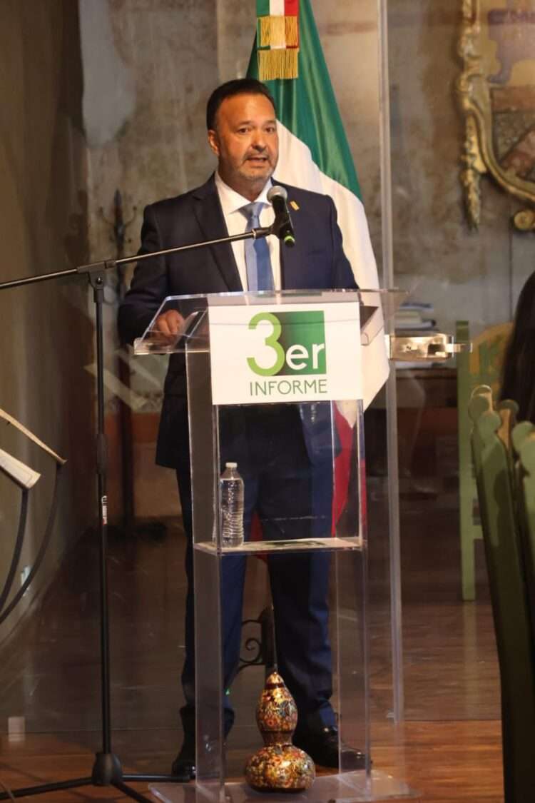 El presidente municipal de Pátzcuaro Julio Arreola Vázquez, presentó su tercer informe de gobierno