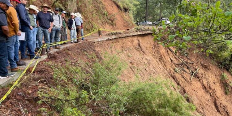Refrenda Alfonso Martínez, apoyo a pobladores de Jesús del Monte y San Miguel del Monte