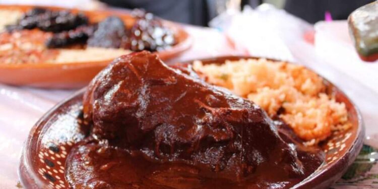 Todo listo para el arranque de la Feria del Mole de Santa María