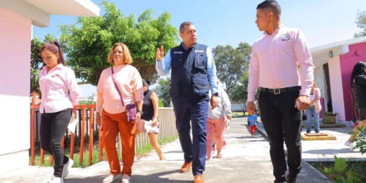 Échale una Mano a las Escuelas apoyará con fumigación contra el dengue: JC Barragán