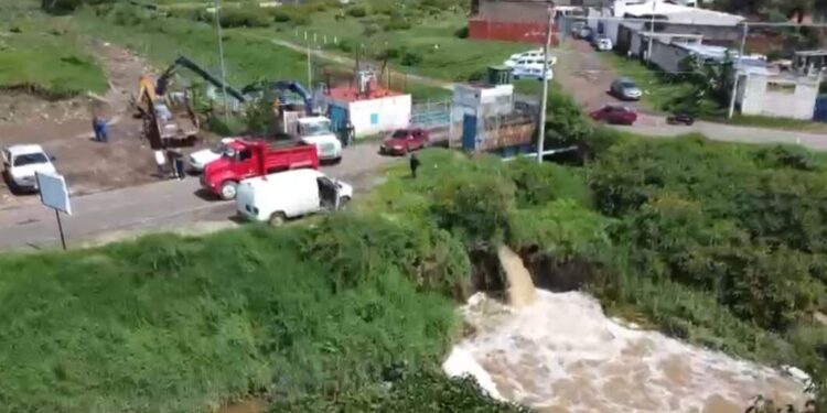 Gobierno Municipal aumenta capacidad de extracción en dren Los Itzícuaros