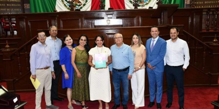 Lupita Díaz cumple a Michoacán con reformas y gestión