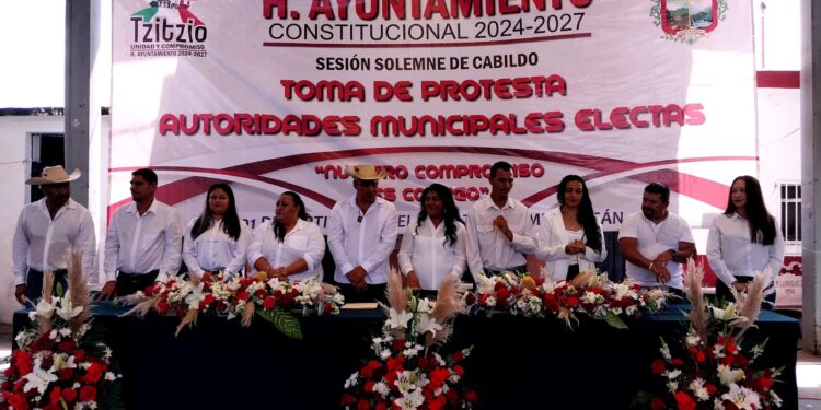 José Pérez Avilés rindió protesta como alcalde de Tzitzio convocó a la unidad y trabajar por el progreso del municipio