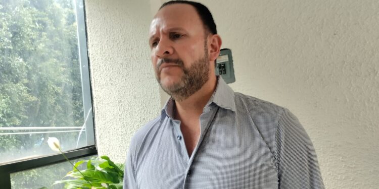 Mauricio Prieto, levanta la mano para buscar la dirigencia del nuevo PRD