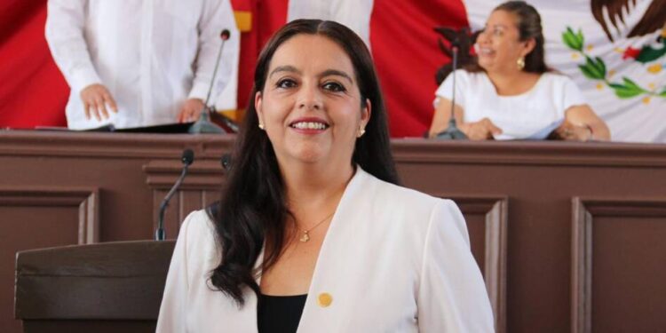 Reconoce diputada Tere Herrera labor de los médicos en su día