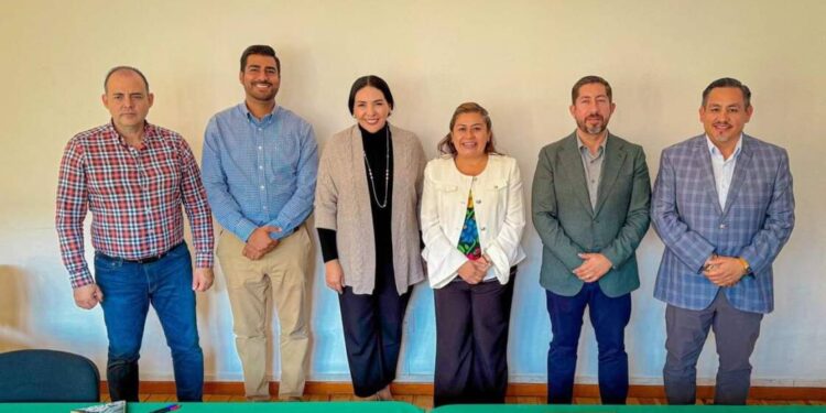 Hay que hacer valer el derecho de las y los ciudadanos a ser informados sobre la tarea legislativa: Víctor Manríquez