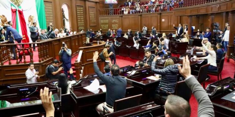 Aquí está la lista Aprobada de las Comisiones y Comités por el Congreso del Estado de Michoacán