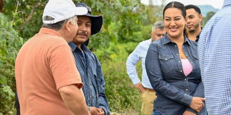 En Zacapu se trabaja para mejorar abasto y calidad del servicio de agua potable: Mónica Valdez