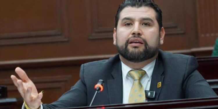 Propone Octavio Ocampo que los 40 diputados hagan una donación de su salario en apoyo a damnificados por John