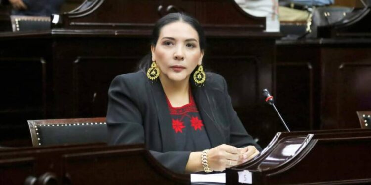 Ciencia, tecnología e innovación, deben ocupar en Michoacán un papel preponderante: Adriana Campos Huirache