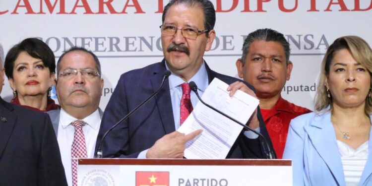 Presenta PT iniciativa para reducir jornada laboral a  40 horas