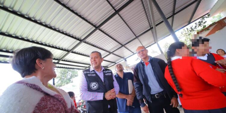 Inaugura Barragán techumbre en primaria de Capula con el programa “Échale una Mano a las Escuelas”