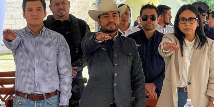 El alcalde de Los Reyes, Humberto Jiménez Solís asiste a la 3ra sesión ordinaria del Consejo Intermunicipal de Seguridad Pública en Peribán