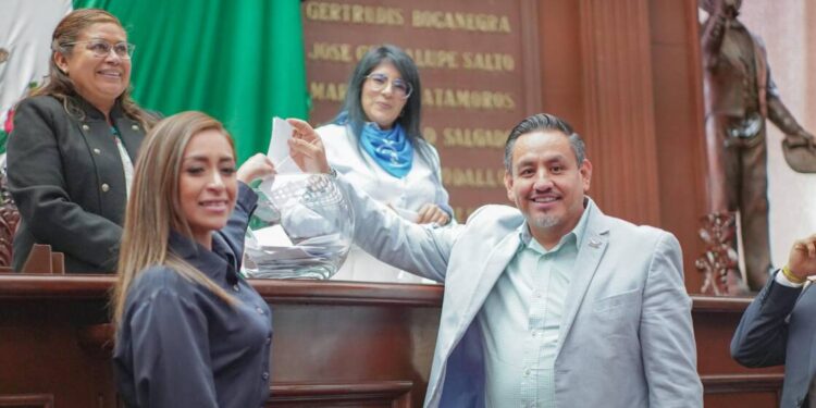 Bancada naranja respalda lucha por un aborto seguro y gratuito: Víctor Manríquez