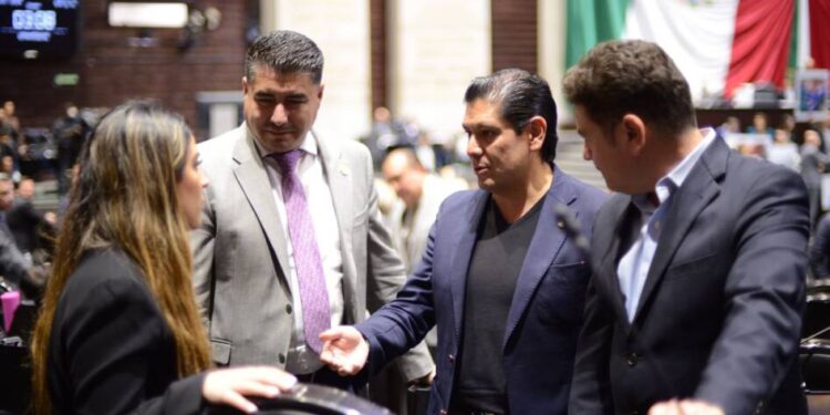 Celebra Ernesto Núñez aprobación de reforma para preservar seguridad y autosuficiencia energética en México