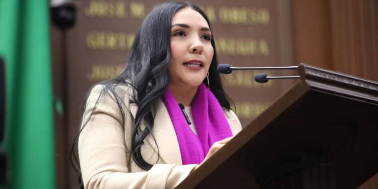 PRI respalda reforma constitucional para aumento salarial a clase trabajadora: Adriana Campos Huirache