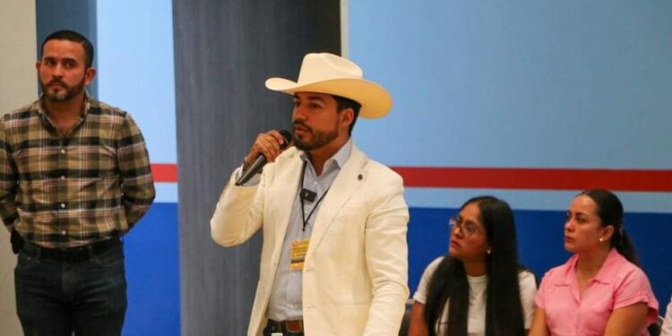 Entrega Humberto Jiménez herramientas al Taller Municipal de Servicios Públicos para mejorar el trabajo 