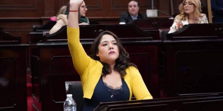 Llama Xóchitl Ruiz a no bajar la guardia en las acciones para prevenir y combatir el cáncer de mama