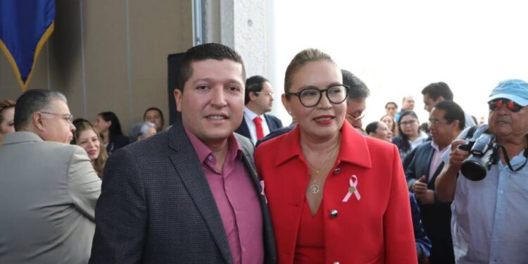 Se debe seguir fortaleciendo la educación pública: Dip. Vicente Gómez