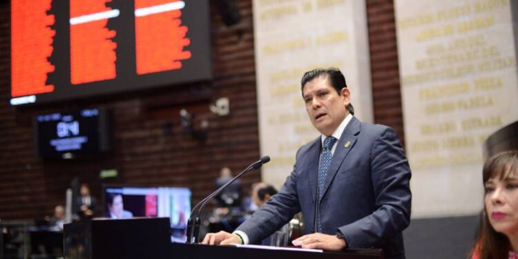 Propone Ernesto Núñez crear base de datos de telefonía celular, en México