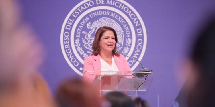 En Michoacán, buscaremos paridad de género en todos los niveles de gobierno: Fabiola Alanís