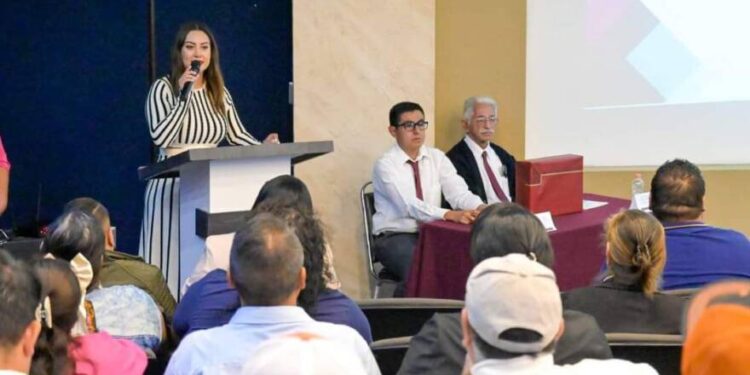 Pone en marcha Mónica Valdez consulta ciudadana para elaboración de Plan de Gobierno Municipal