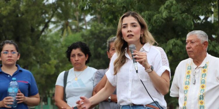 En Apatzingán, Diputada Local Brissa Arroyo, rinde homenaje al General Lázaro Cárdenas del Río