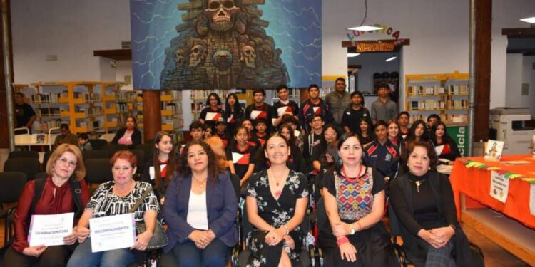 Celebra SEE 25 aniversario de la Biblioteca Justo Sierra, en Uruapan