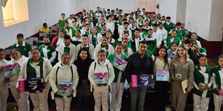 Conalep plantel Pátzcuaro garantiza acceso a una menstruación digna