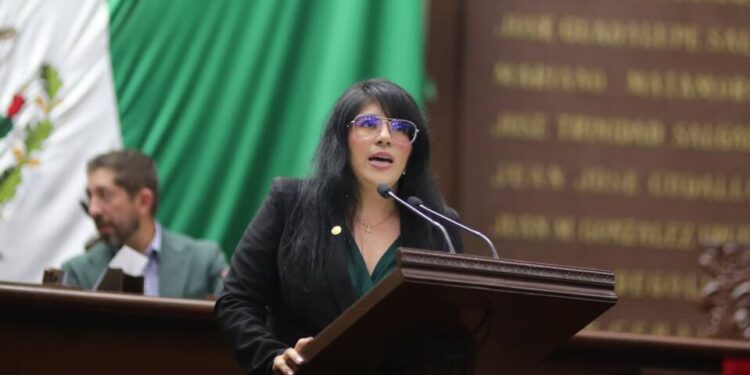 Falta de análisis en aprobación de Reformas: Vanhe Caratachea