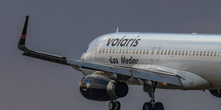 Celebra Alfonso Martínez nuevo vuelo de Morelia a Monterrey