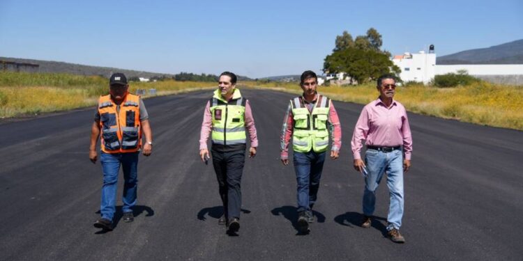 Rehabilitación de aeródromo de Zamora con 94 % de avance
