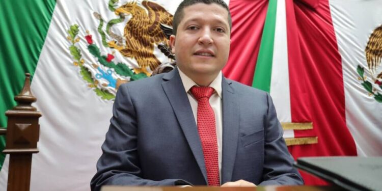 Resalta Vicente Gómez avance en el reconocimiento de derechos de las mujeres