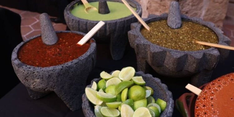 San Nicolás Obispo te espera en su Feria del Molcajete; habrá más de 70 diseños